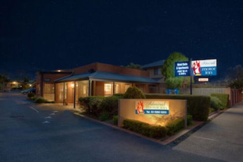 Admiral Motor Inn - Holiday Byron Bay 0