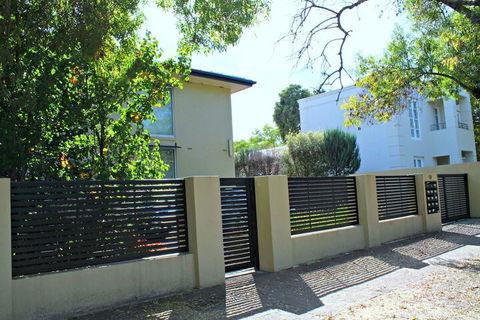 Adelaide DressCircle Apartments Childers Street - Holiday Byron Bay 5