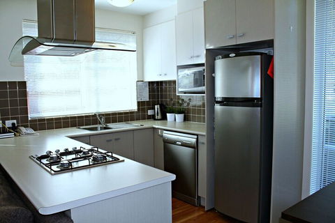 Adelaide DressCircle Apartments Childers Street - Holiday Byron Bay 3