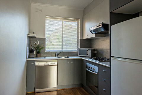 Adelaide DressCircle Apartments Childers Street - Holiday Byron Bay 7