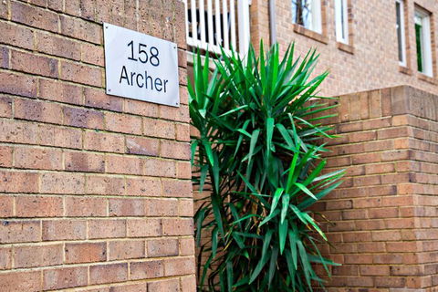 Adelaide Dresscircle Apartments Archer Street - Holiday Byron Bay 1