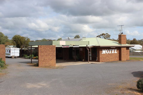 Dunolly Golden Triangle Motel - Holiday Byron Bay 1