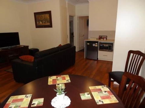 Hahndorf Oak Tree Cottages - Holiday Byron Bay 6