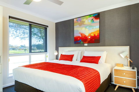 Howlong Golf Resort - Holiday Byron Bay 7