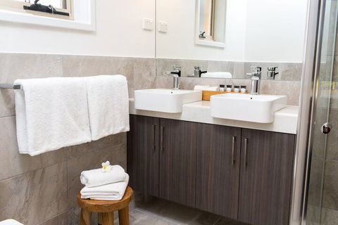 Howlong Golf Resort - Holiday Byron Bay 5