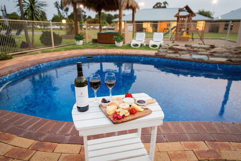 Howlong Golf Resort - Holiday Byron Bay 2