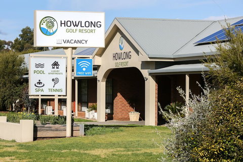 Howlong Golf Resort - Holiday Byron Bay 1