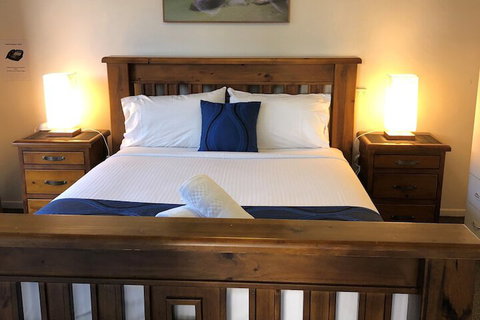 Logan City Motor Inn - Holiday Byron Bay 6