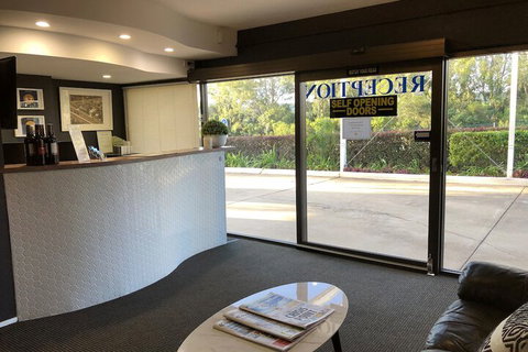 Logan City Motor Inn - Holiday Byron Bay 4