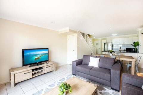 Sunset Waters 6 - Holiday Byron Bay 6