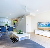 Sunset Waters 6 - Holiday Byron Bay