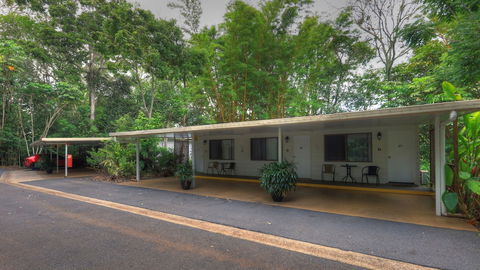 Atherton Hinterland Motel - Holiday Byron Bay 0