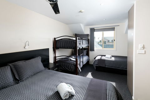 Dolphin Shores - Holiday Byron Bay 1