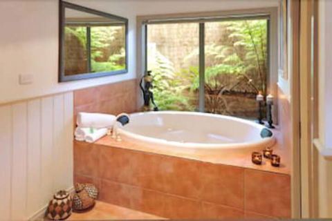 Eagle Hammer Cottages - Holiday Byron Bay 4