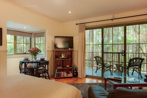 Eagle Hammer Cottages - Holiday Byron Bay 1