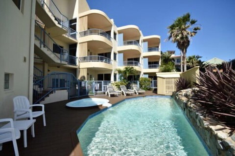 Coolum Baywatch Resort - Holiday Byron Bay 4