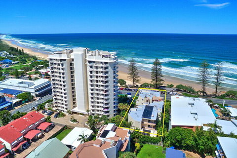 Coolum Baywatch Resort - Holiday Byron Bay 0