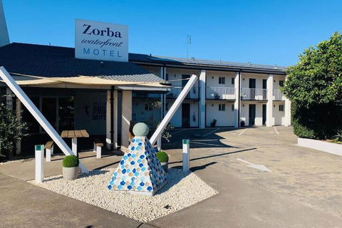 Zorba Motel - Holiday Byron Bay 2