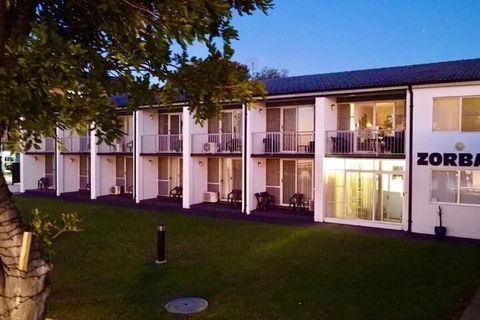 Zorba Motel - Holiday Byron Bay 1