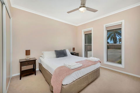Kennedy Holiday Villas - Holiday Byron Bay 2