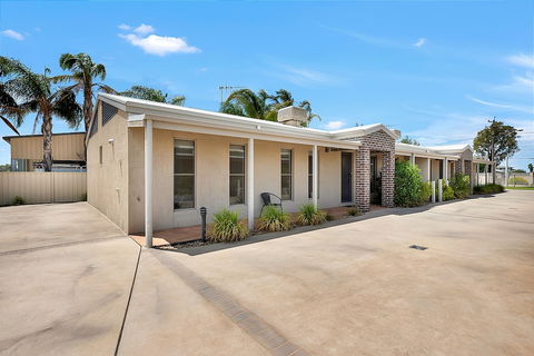 Kennedy Holiday Villas - Holiday Byron Bay 1