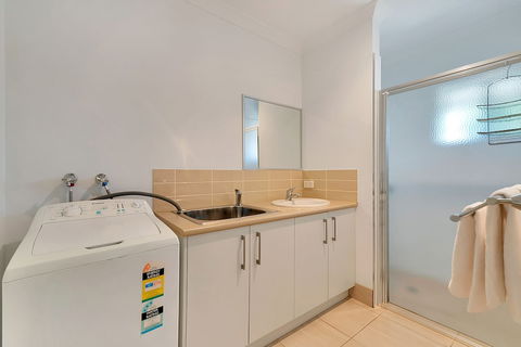 Kennedy Holiday Villas - Holiday Byron Bay 4