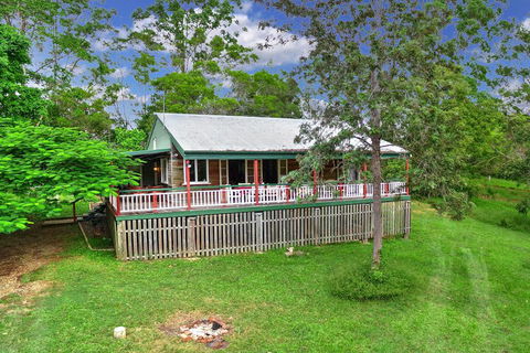 Avalon Noosa Farm Cottages - Holiday Byron Bay 1