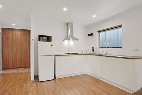 Adelaide Holiday Homes - Holiday Byron Bay 7