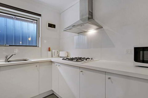Adelaide Holiday Homes - Holiday Byron Bay 6