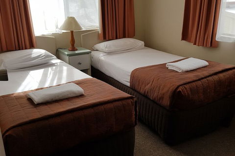 Earls Court Motor Inn - Holiday Byron Bay 7