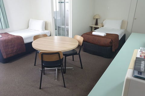 Earls Court Motor Inn - Holiday Byron Bay 3