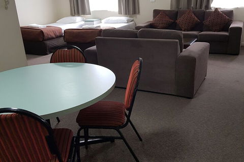 Earls Court Motor Inn - Holiday Byron Bay 1