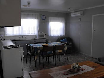 Anchorage Holiday Units - Holiday Byron Bay 1