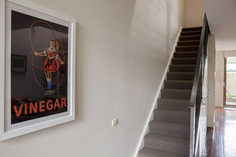 BOUTIQUE STAYS - Somerset Terrace - Holiday Byron Bay 4
