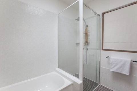BOUTIQUE STAYS - Somerset Terrace - Holiday Byron Bay 5