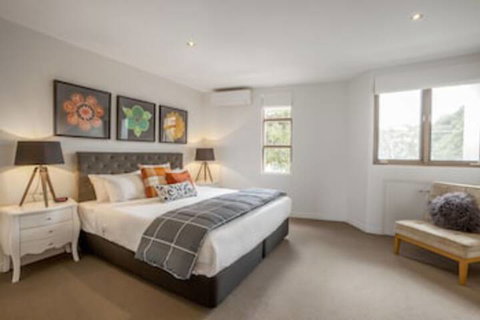 BOUTIQUE STAYS - Somerset Terrace - Holiday Byron Bay 0