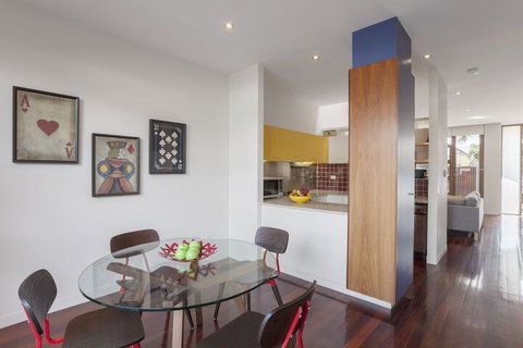 BOUTIQUE STAYS - Somerset Terrace - Holiday Byron Bay 2