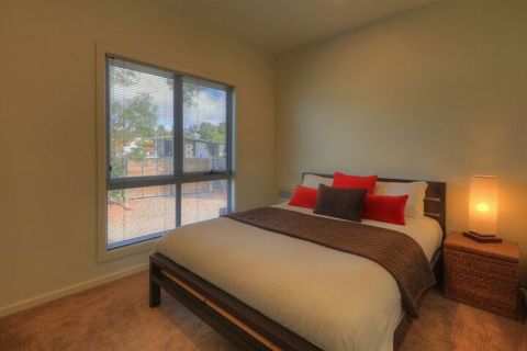 Fairwinds - Essentially Tas - Holiday Byron Bay 1