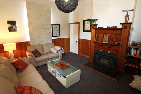 At The Beach & Not Quite At The Beach Holiday Cottages Stanley - Holiday Byron Bay 2