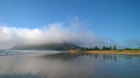 At The Beach & Not Quite At The Beach Holiday Cottages Stanley - Holiday Byron Bay 4