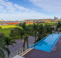 Crowne Plaza Perth - Holiday Byron Bay