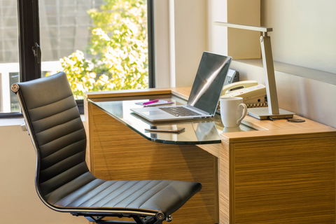 Crowne Plaza Canberra - Holiday Byron Bay 5