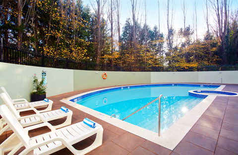 Crowne Plaza Canberra - Holiday Byron Bay 7