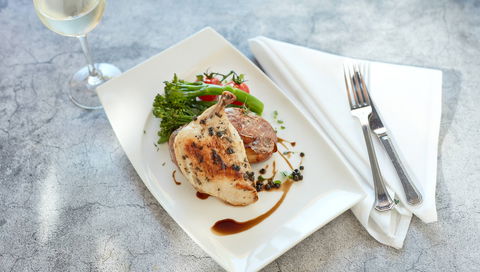 Crowne Plaza Canberra - Holiday Byron Bay 11