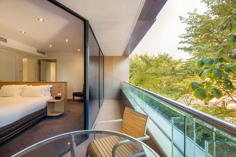 Crowne Plaza Canberra - Holiday Byron Bay 14