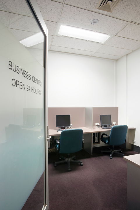 Crowne Plaza Canberra - Holiday Byron Bay 16