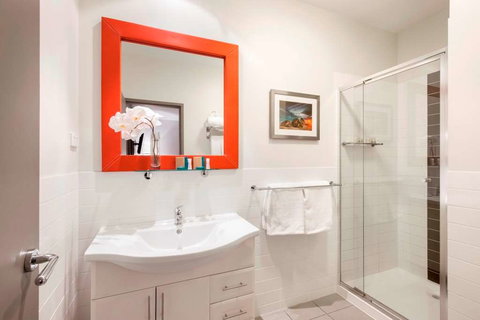 Miller Apartments Adelaide - Holiday Byron Bay 3