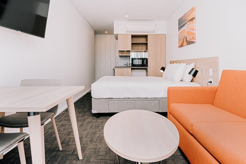 Tom's Court Hotel - Holiday Byron Bay 8