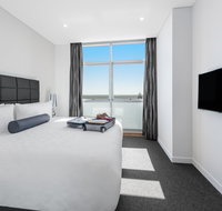 Meriton Suites Chatswood - Holiday Byron Bay