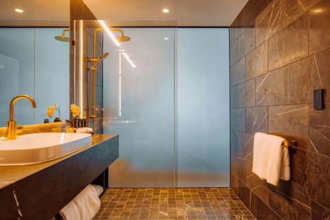 Eatons Hill Hotel - Holiday Byron Bay 5